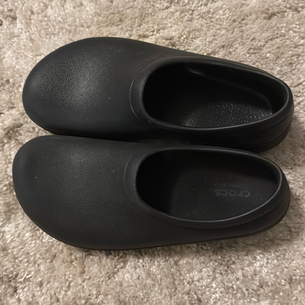 🍍 Crocs On The Clock Slip Resistant Clogs Work Shoes Men’s Size 8 Black Women 9